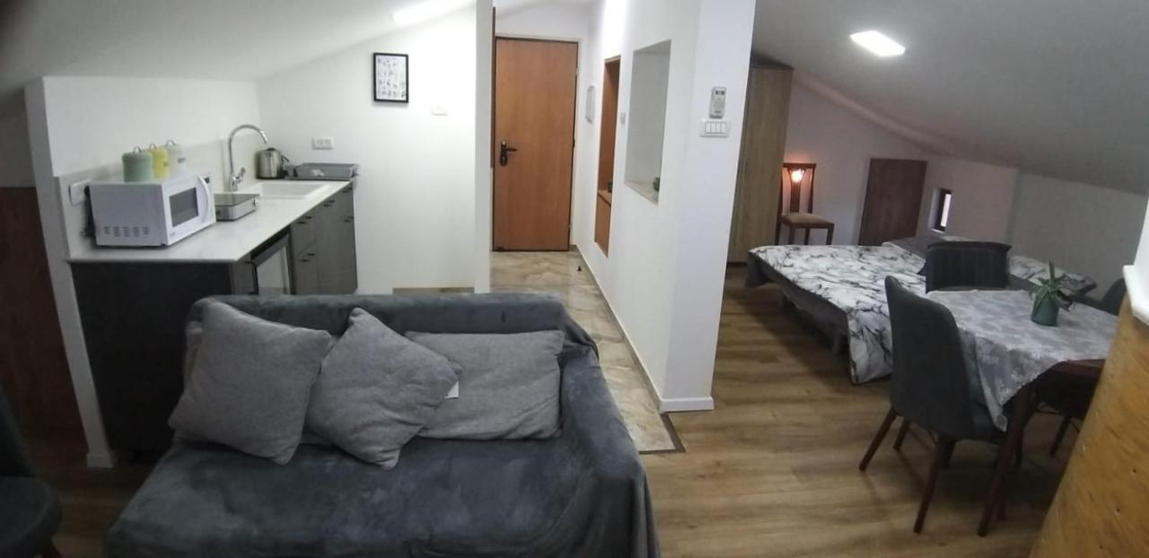 Attic Ben Gurion 42 Appartement Haifa Buitenkant foto
